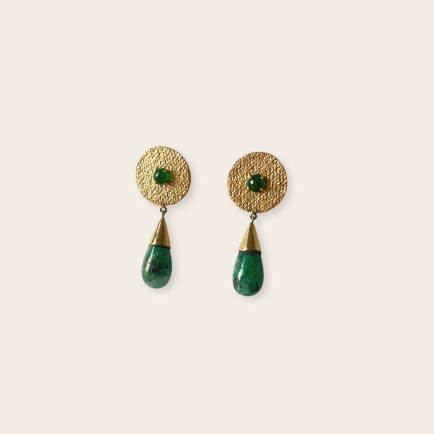 14K YELLOW GOLD WITH EMERALD CAB AND EMERALD DROP