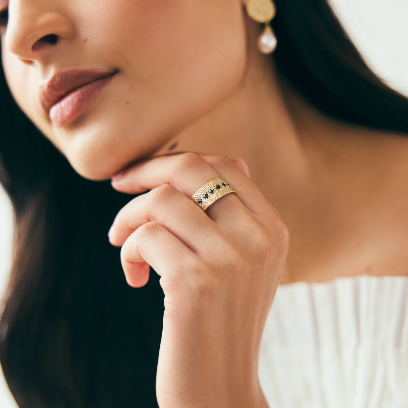 14k YG Cigar band w blue Sapphires