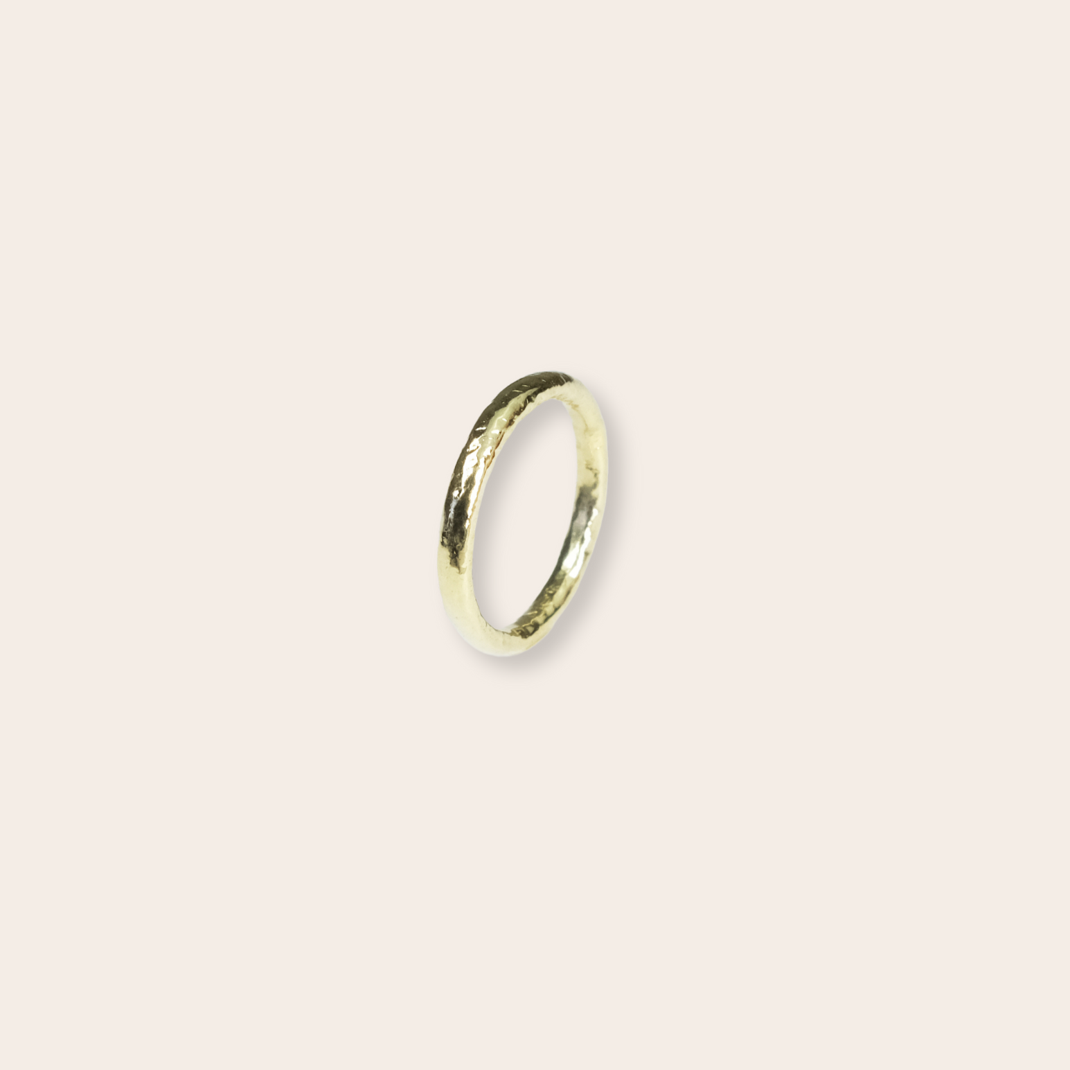 18k yellow gold rounded band