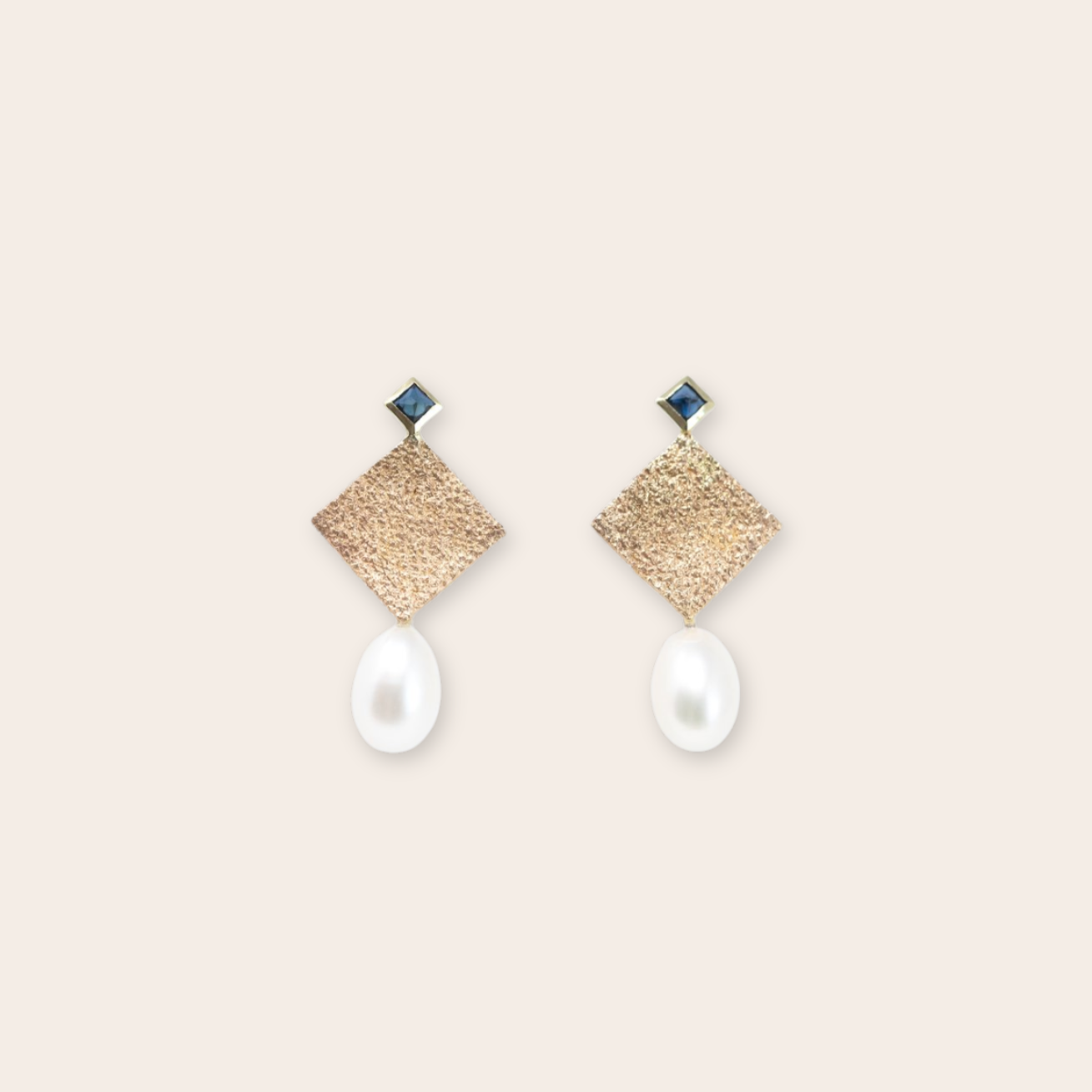 14k Yellow Gold Canvas Square with Blue Sapphire and Pearl Earring
