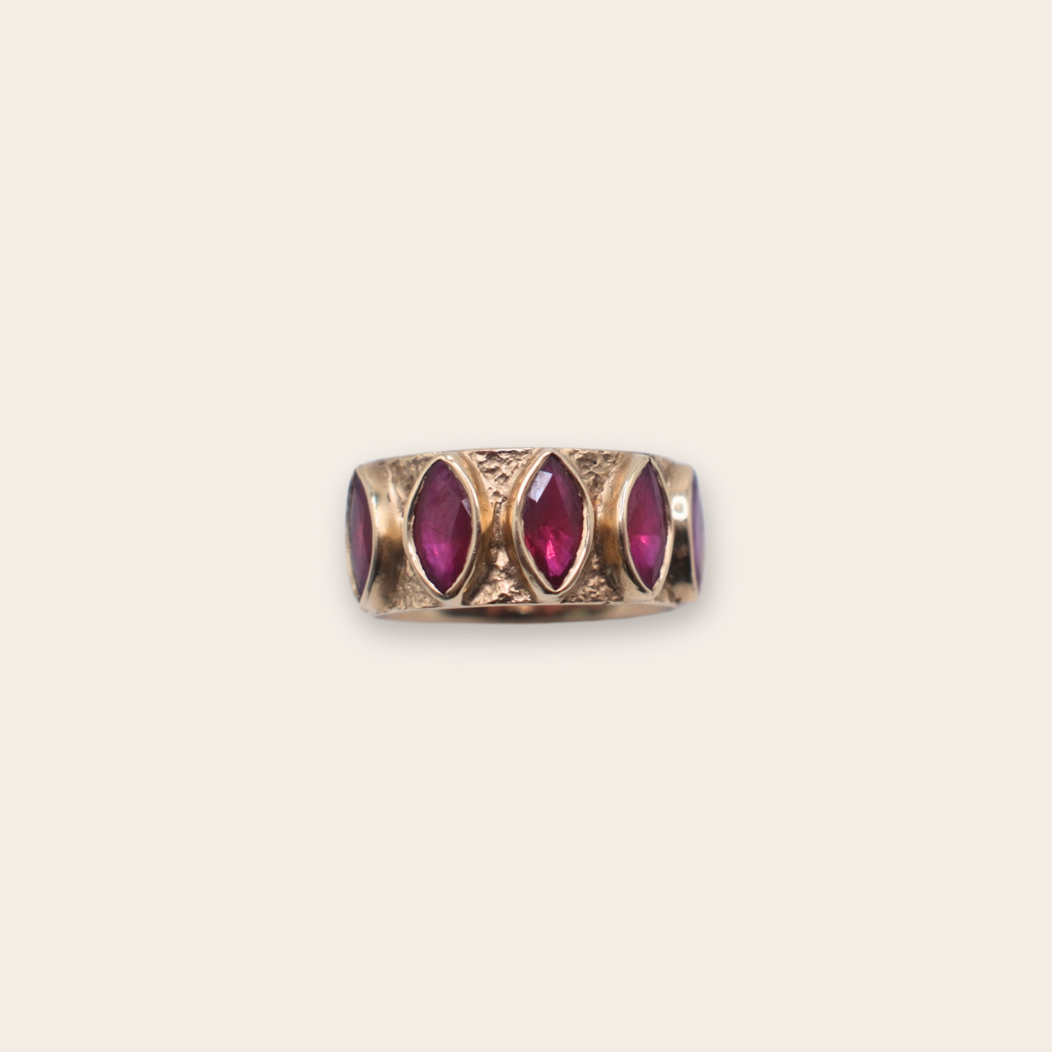 ruby bezel set cigar