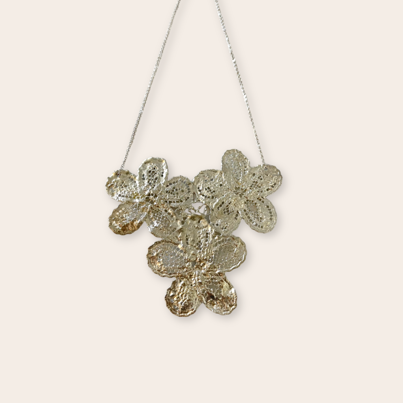 Silver Triangular Daisy Necklace