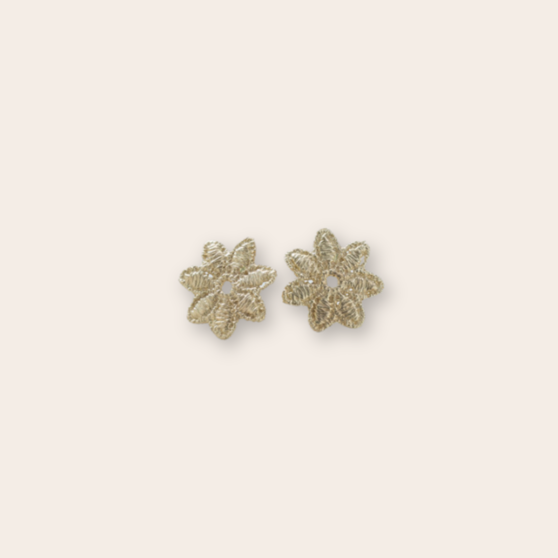 gold plate flower stud 